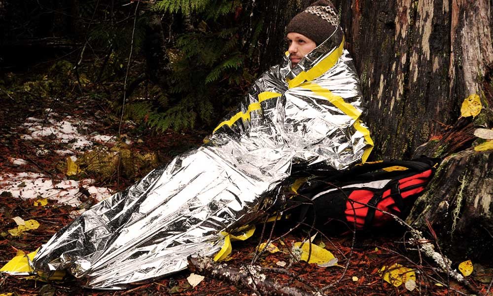 10 малоизвестных способов применения спасательного одеяла