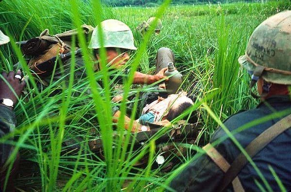В войне во Вьетнаме американская армия потеряла убитыми почти 60 тысяч. Вьетнам. 16 сентября 1966 г.