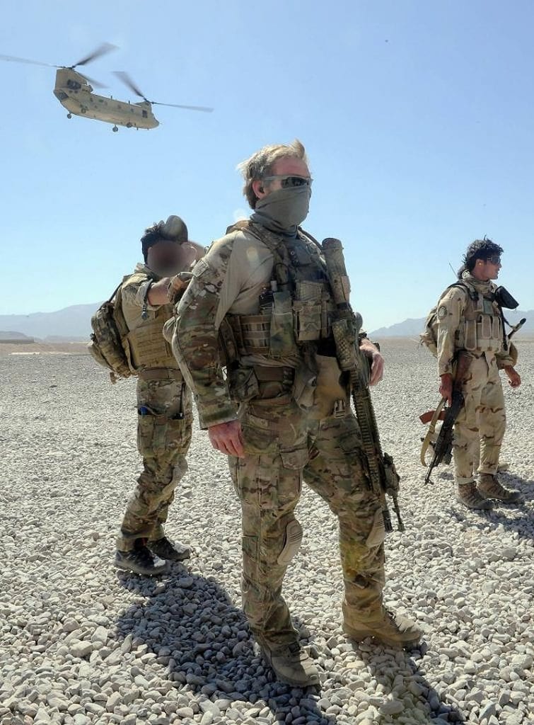ССО НАТО и силы национальной безопасности Афганистана выполняют одинаковые задачи, при этом их снаряжение значительно отличается во всем, начиная от стрелкового оружия и заканчивая шлемами, приборами, средствам связи и обмундированием