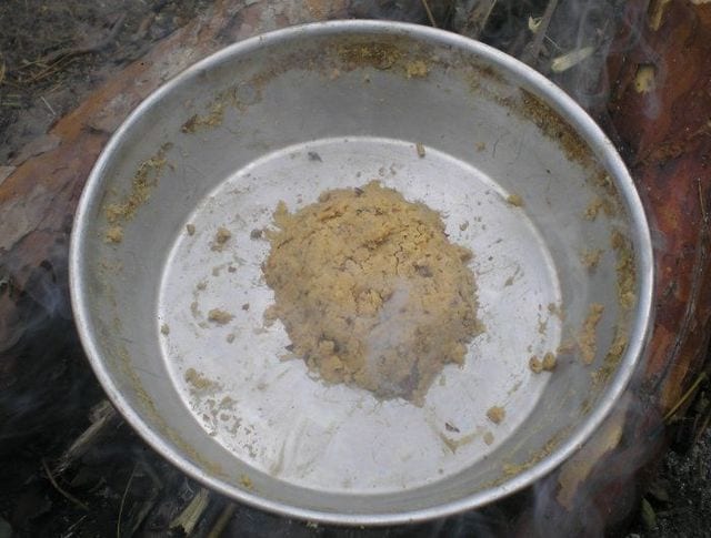 7. Сырая лепёшка-котлета из желудёвой муки (фото c сайта Survival.com.ua)