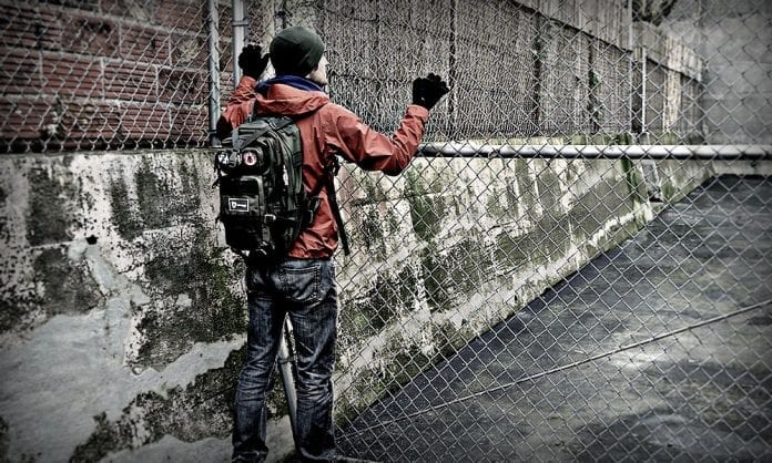 «Не имей 100 друзей» Как не надо сваливать - антиинструкция на случай ЧС - Last Day Club «Не имей 100 друзей» Как не надо сваливать - антиинструкция на случай ЧС - Last Day Club