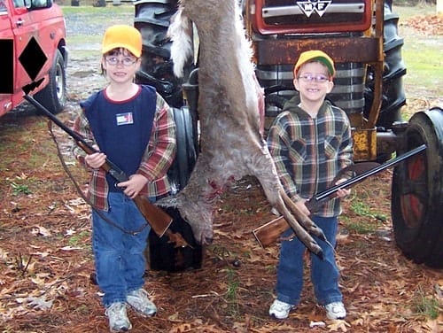 Почти всегда на охоту дети брали свои двустволки.