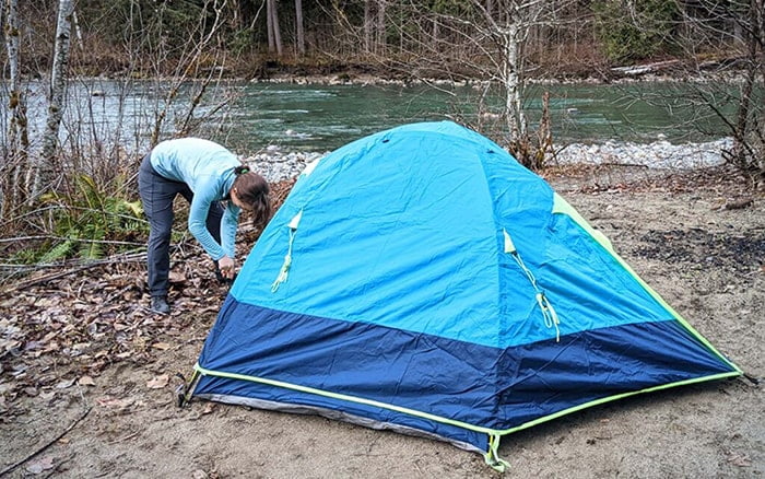 Лучшая бюджетная туристическая палатка: Ozark Trail 2-Person Backpacking Tent