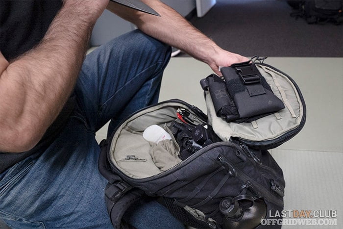 медицинские набор, снаряжение для выживания и средства самообороны в сумке EDC
